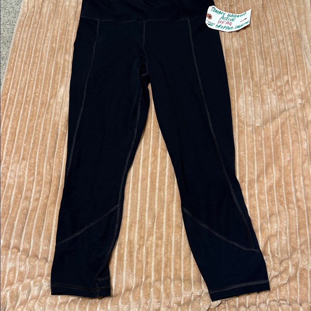 Tommy bahama black Women’s small Leggings 22 inch nwt